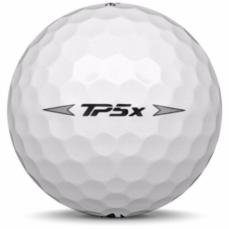 Der Golfball TaylorMade TP5x im Jahresmodell 2020.