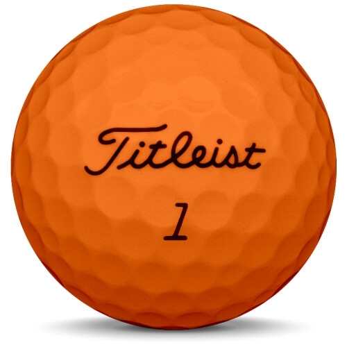 Golfboll av modellen Titleist Velocity i 2019 års version med orange färg framifrån